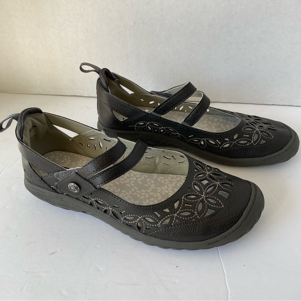 JBU Brown Mary Jane Women's Floral Cutout Shoes - Sz 7W